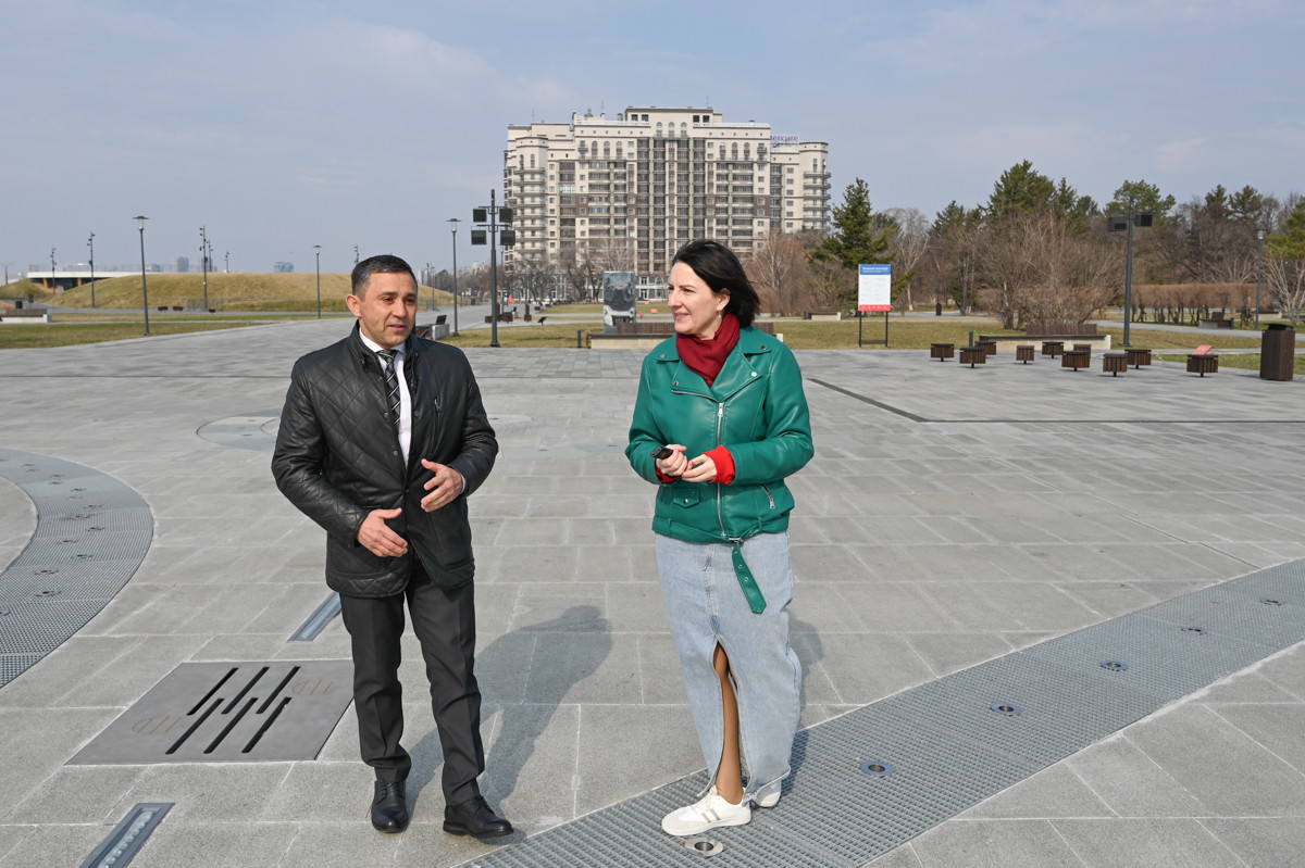 Секреты холмов на «Трибуне Холл»: эксклюзивная экскурсия от мэра Благовещенска