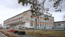 Новая жизнь старой школы и перспективы микрорайона: как в Возжаевке проходит масштабный капремонт