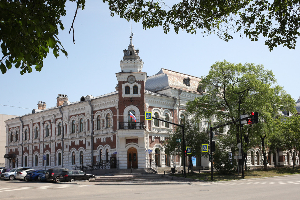 Рассекреченная полка: амурский музей показал уникальные экспонаты из своих фондохранилищ