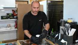 Любимое бистро как лекарство: семья участника СВО кормит Ивановку буузами и пирожками