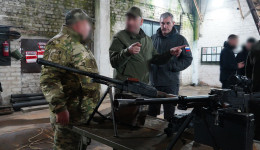 Василий Орлов посетил ремонтный батальон в Новороссии и вручил награды амурчанам на СВО