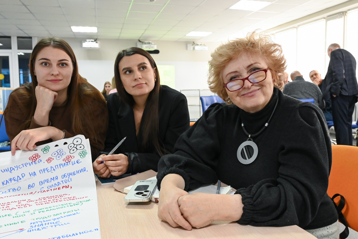 Какой вуз нужен амурской экономике: федеральные эксперты в АмГУ обсудили профессии будущего