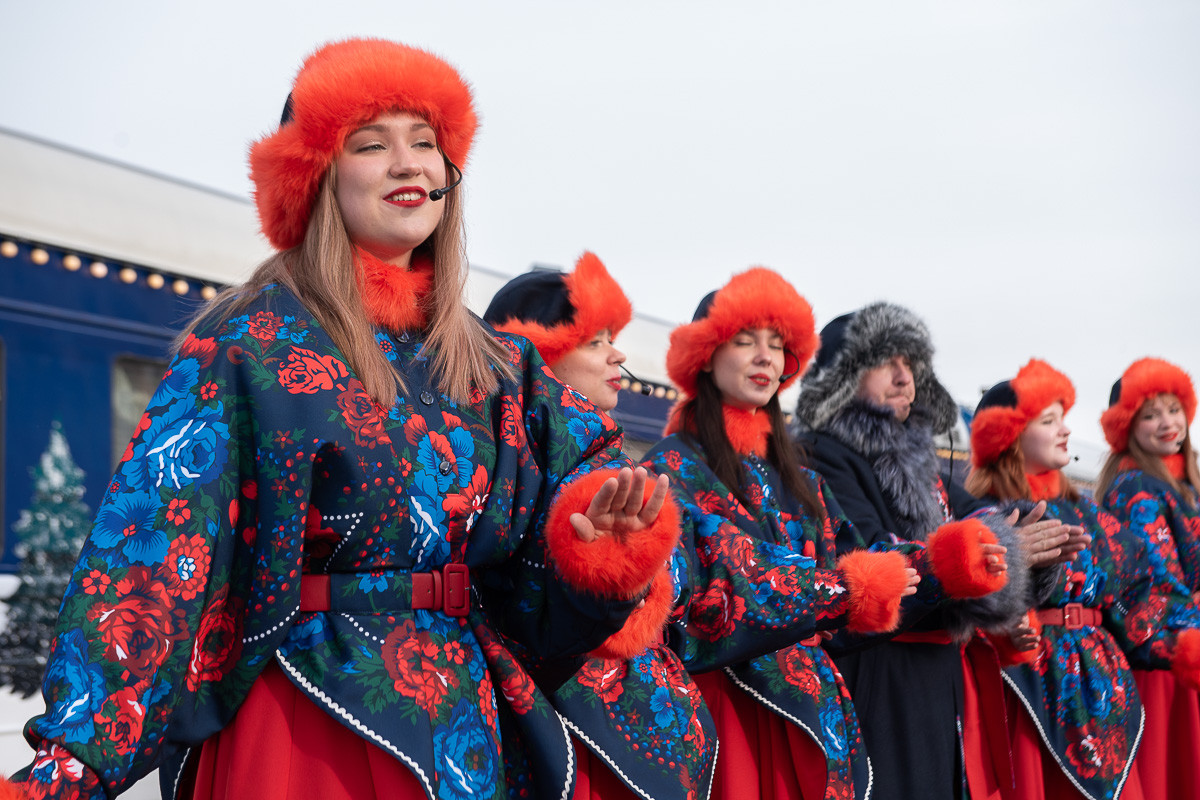 Волшебство с опозданием: как Благовещенск встречал поезд Деда Мороза