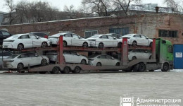 В Благовещенск доставили 24 автомобиля для муниципального такси