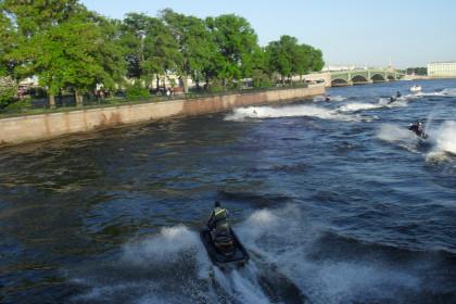 И скутеристы, как дьяволы...