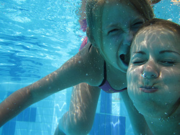 Мы веселые медузы)