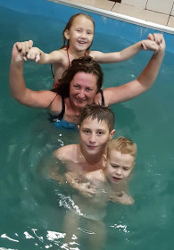 Хлюп водичка, хлюп вода.