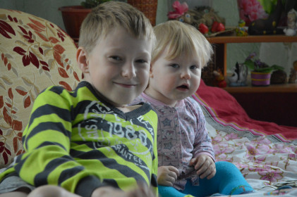 Егор и сестренка Даша.