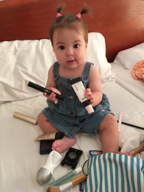 Сейчас накрасимся и пойдём!