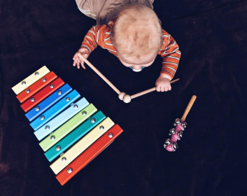 Моя музыкальная троюродная сестра)