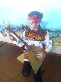 Три струны, играет звонко!!!