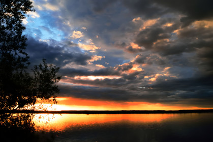 Закат на реке Зее в Усть-Ивановке