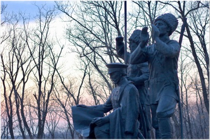 Памятник казакам-первопоселенцам