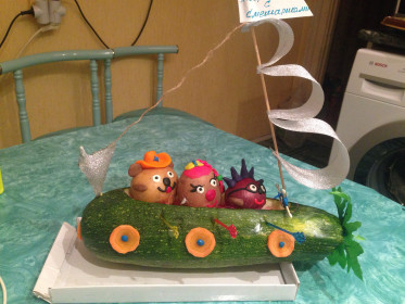 Смешарики на корабле.