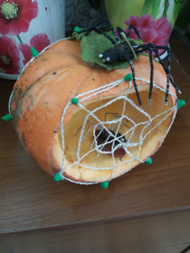 Осенний домик паучков