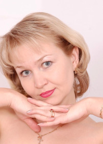 Загадка глаз, как у Марины Влади....