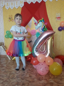 Доченьке 4 года