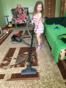 Мамина помощница