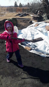 Настенька добывает уголь)