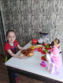 Напою-ка всех я чаем