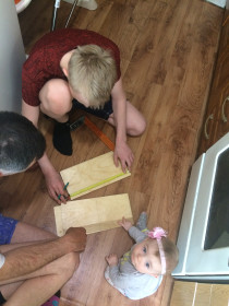 Весенняя кормушка для птиц