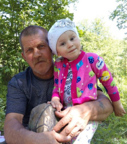 Дед в семье авторитет! А внучка — поважнее штучка!