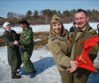 Вальс перед конкурсом: худрук Сычевского ДК с мужем перед конкурсами.