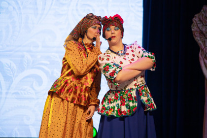 Две соседки-сплетницы. Театральное объединение «А-вация».