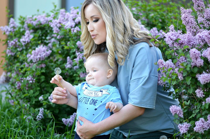 Сирень и одуванчик, г. Благовещенск