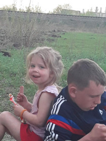 Жарили сосиски, после того как посадили картофель.