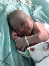 Первая улыбка моей дочери