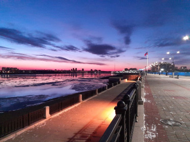 Набережная реки Амур в ноябре 2022 года в