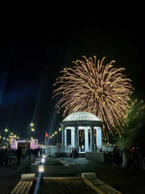 Салют на набережной