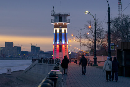 Пограничная вышка вечером