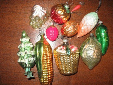 Ёлочные игрушки времен