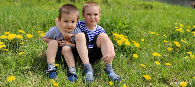 Любимые одуванчики: цветочки и внуки, п. Дугда