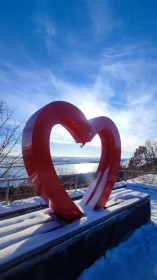 Место, озаряющее путь для влюблёных