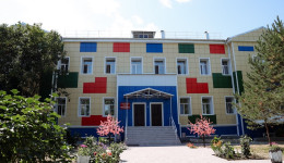 В Райчихинске «Земский работник культуры» учит детей играть на фортепиано