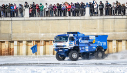 Китайские грузовики устроят показательные заезды по льду приграничной реки на «ЗимФестАмуре»