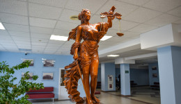 Двух благовещенцев осудили за избиение студента колледжа и вымогательство 40 тысяч рублей