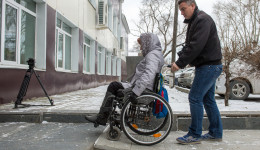 Соцтакси, браслет SOS и работа: какие проекты помогли Приамурью стать комфортным для инвалидов