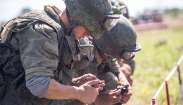 Соцконтракт, протезы и адаптированные машины: как Амурская область поддерживает ветеранов СВО