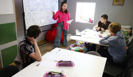 «Лучше всего продается страх»: честный разговор с репетитором о подготовке к ОГЭ и ЕГЭ