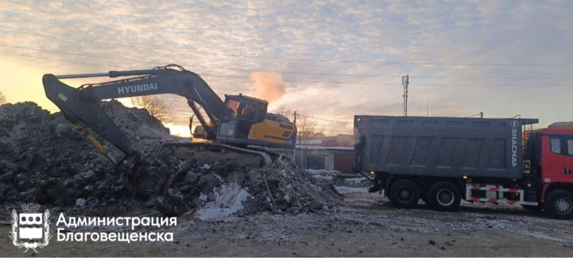 Расчистка русла реки Бурхановки в Благовещенске