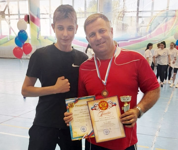 «Он мой герой»: читатели «Амурской правды» назвали победителей конкурса «Папа может!»