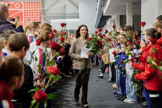 Фигуристка евгения медведева гагарин лед мастер-класс зимфестамур