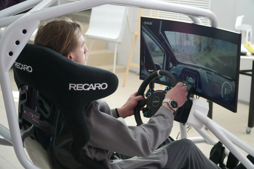 автоспортивный симулятор