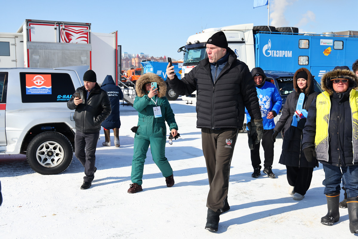 Чем «Зимфест» удивил Николая Валуева и как Данис Зарипов вдохновил маленьких хоккеистов