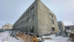 Школа с бассейном в Северном микрорайоне Благовещенска готова на 75%