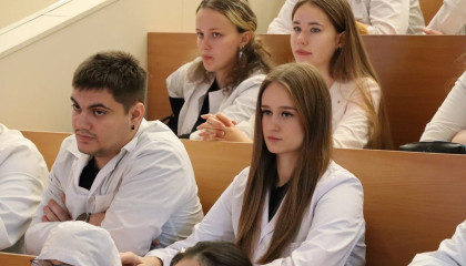 врачи студенты агма